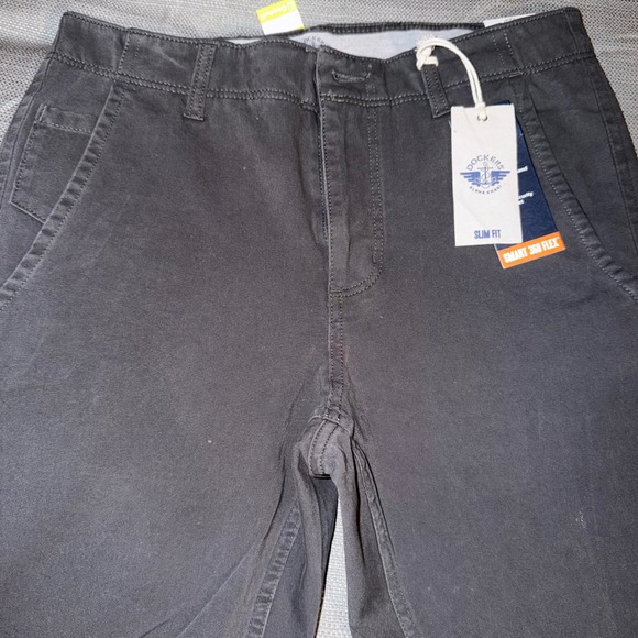 Dockers Alpha Khaki Smart 360 Flex Slim Fit Pants Mens 33x30 Charcoal Gray New - Picture 2 of 4